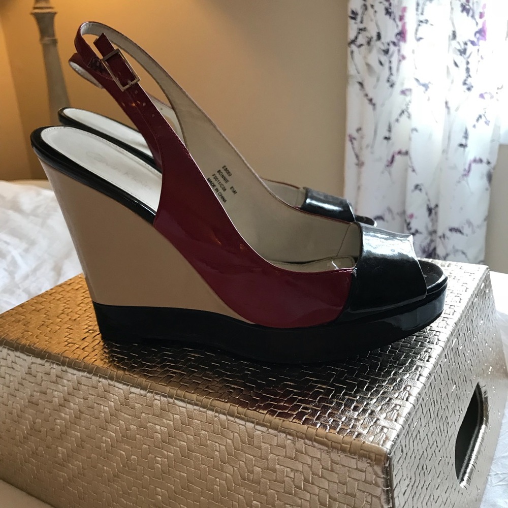 Multi patent wedge sandals